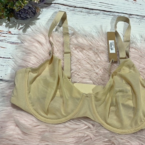 NWT SKIMS NO SHOWMOLDED UNLINED DEMI BRA Sand - Picture 10 of 11
